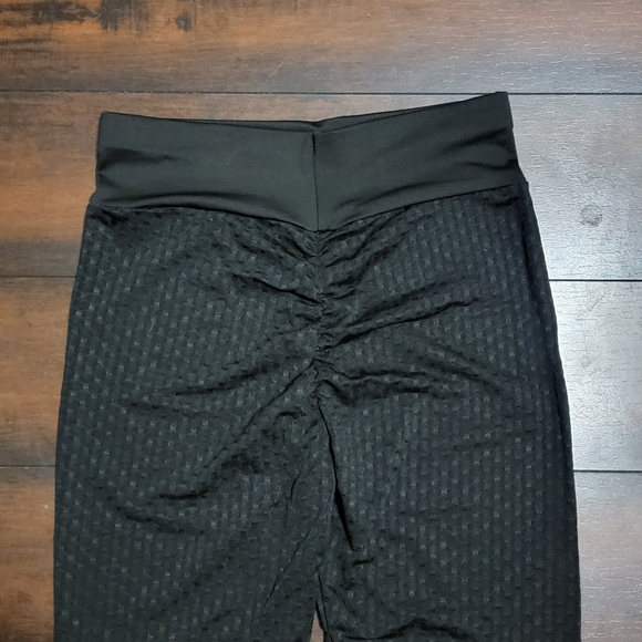 NWOT Black "Tik Tok" Leggings - Picture 2 of 2